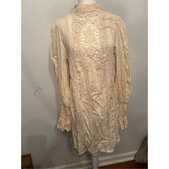 NWOT Free People One Ivory Vienna LS Crochet Mini Dress size XS Button Back Neck - Picture 4 of 4
